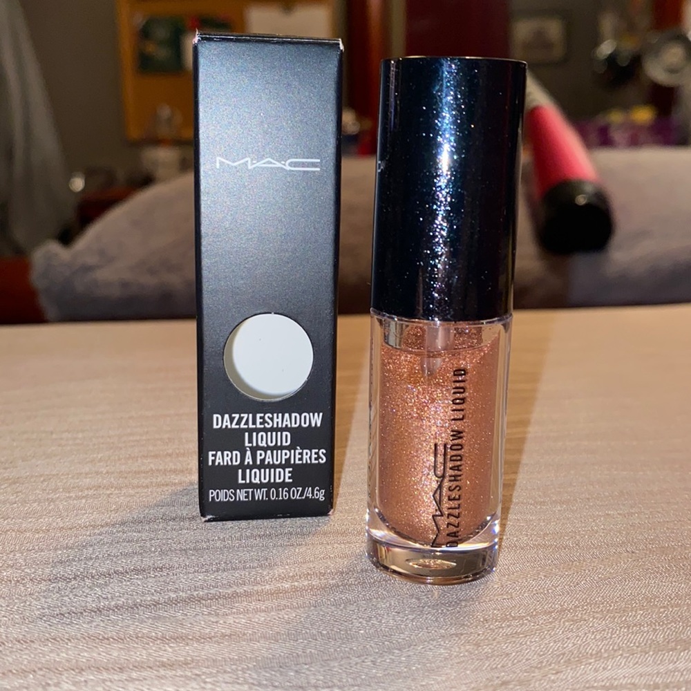 MAC Beam Time Liquid Eyeshadow